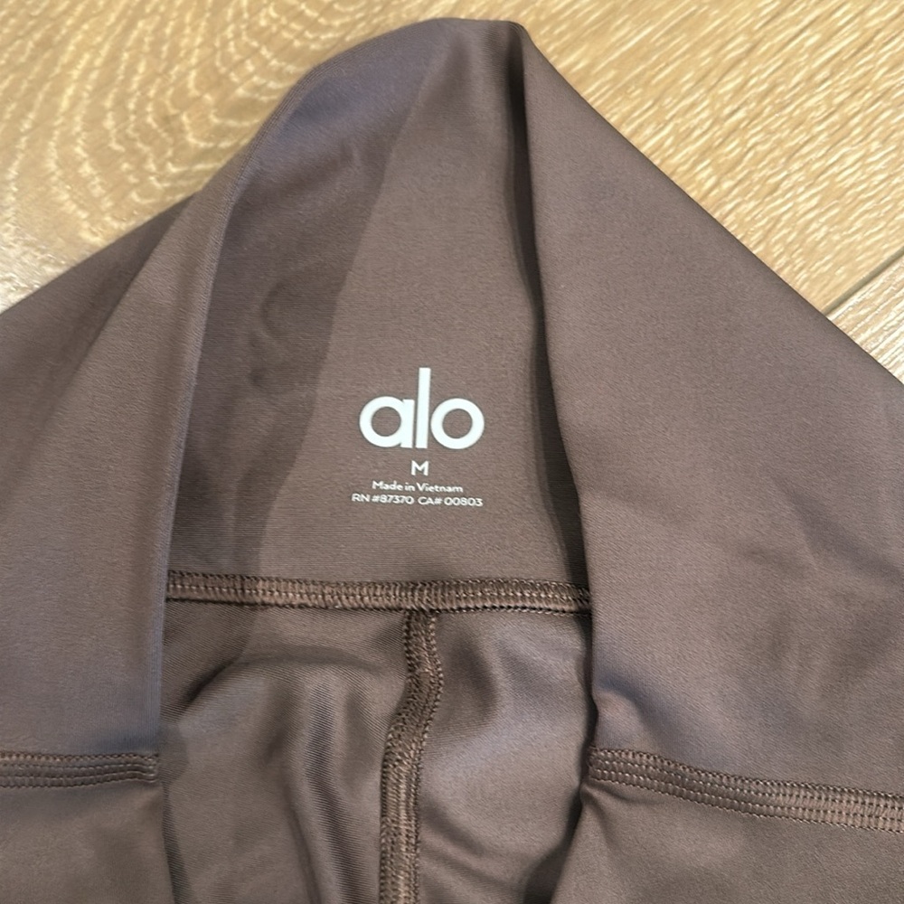 Alo High Waist Airlift Leggings Full Length (28”) - Picture 5 of 8